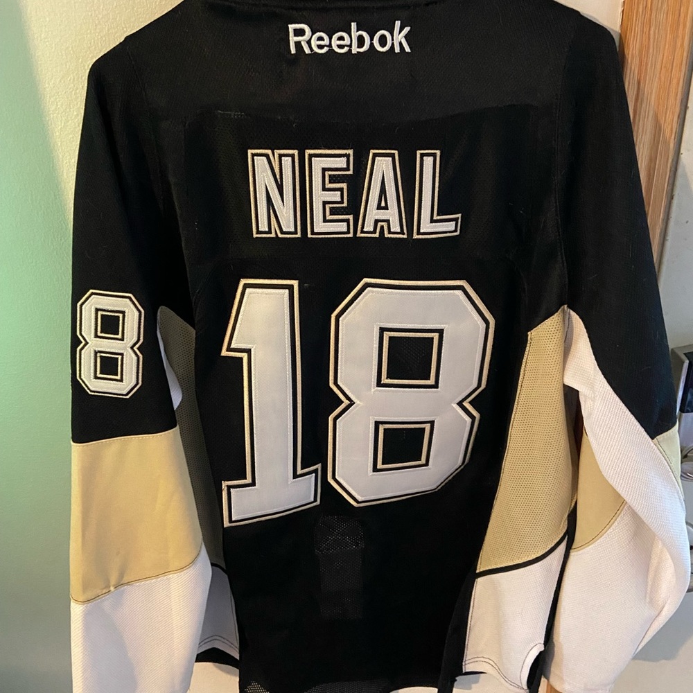 Official liscenced NHL Jersey. Pittsburgh Penguins. Size 48. Neal #18.